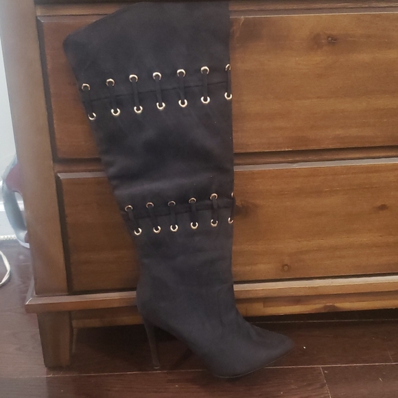 Shoe dazzle tall boots heels